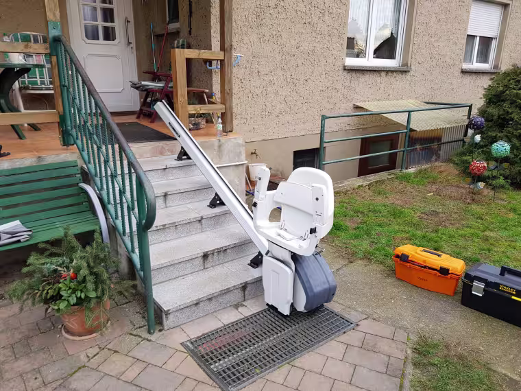 Rhein-Mosel Lifte - Installierte Treppen-Außenlift